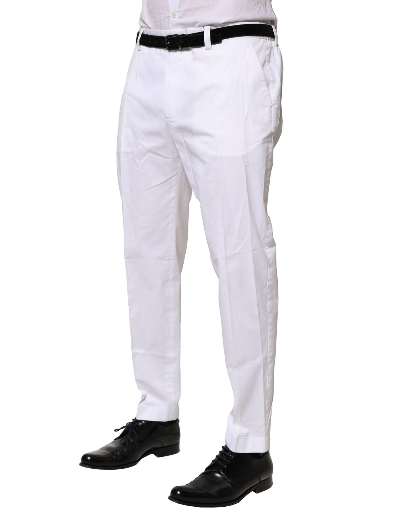 Vestido de algodón blanco, pantalones formales ajustados