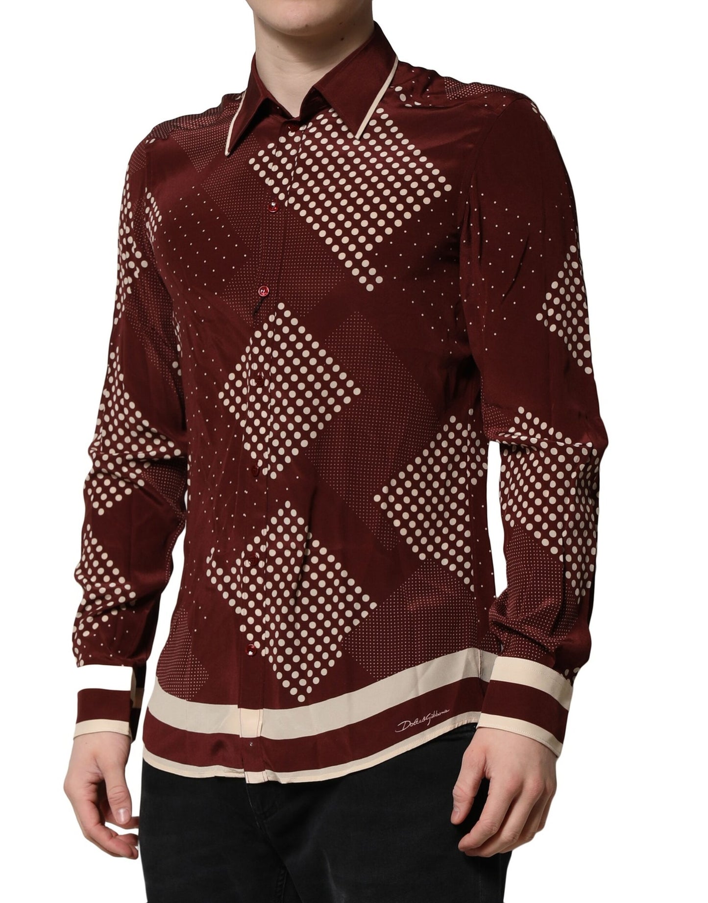Camisa informal de manga larga de seda con lunares color granate