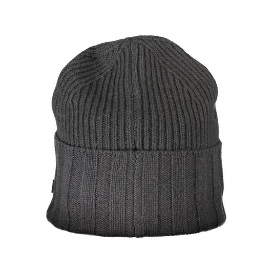 Elegante sombrero gris con detalle en contraste