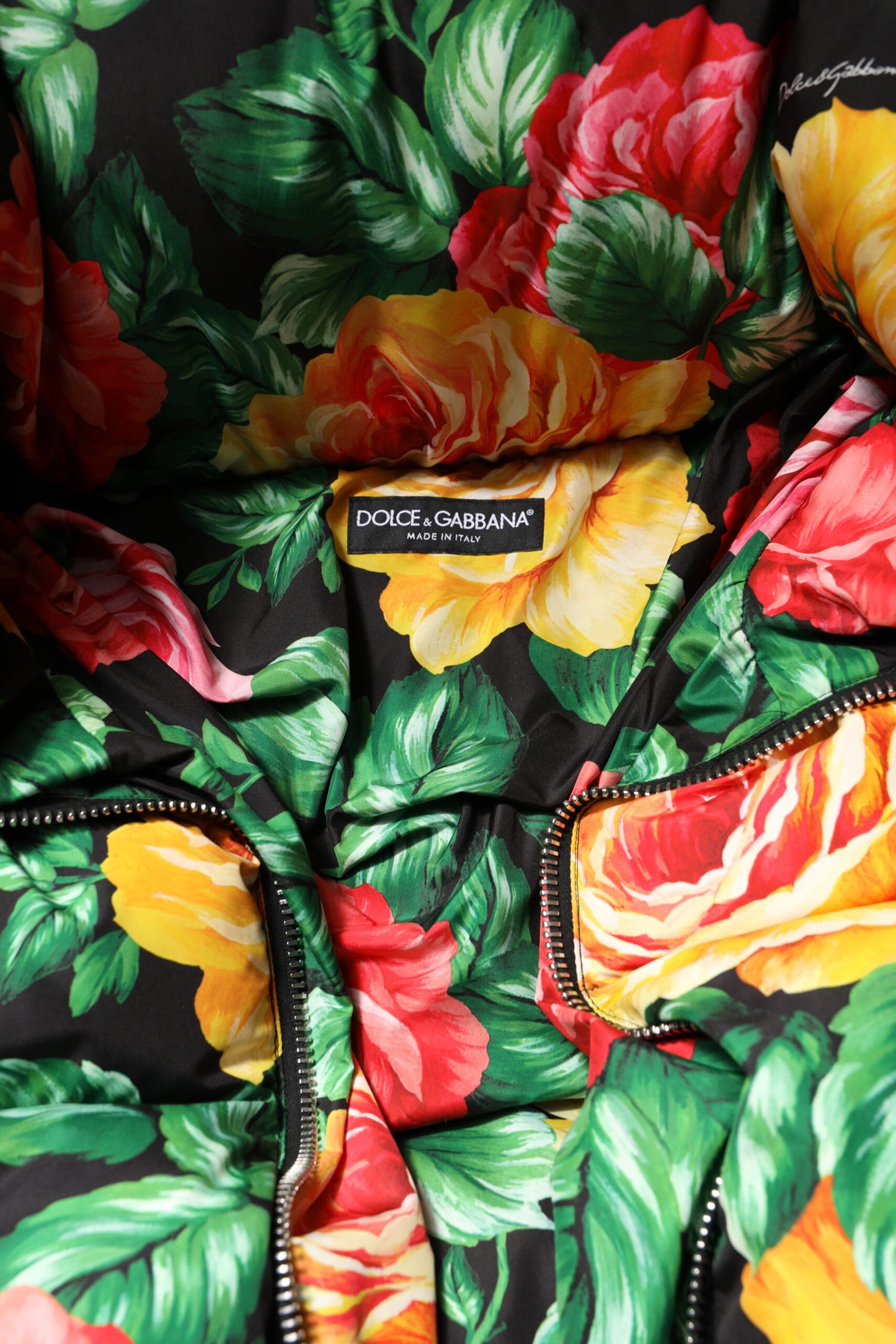 Chaqueta acolchada con capucha y estampado floral multicolor