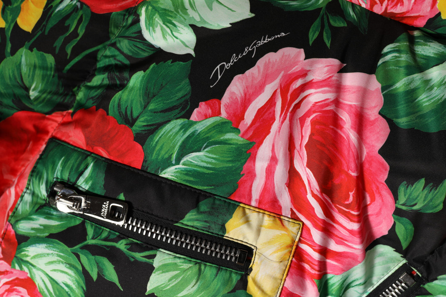 Chaqueta acolchada con capucha y estampado floral multicolor