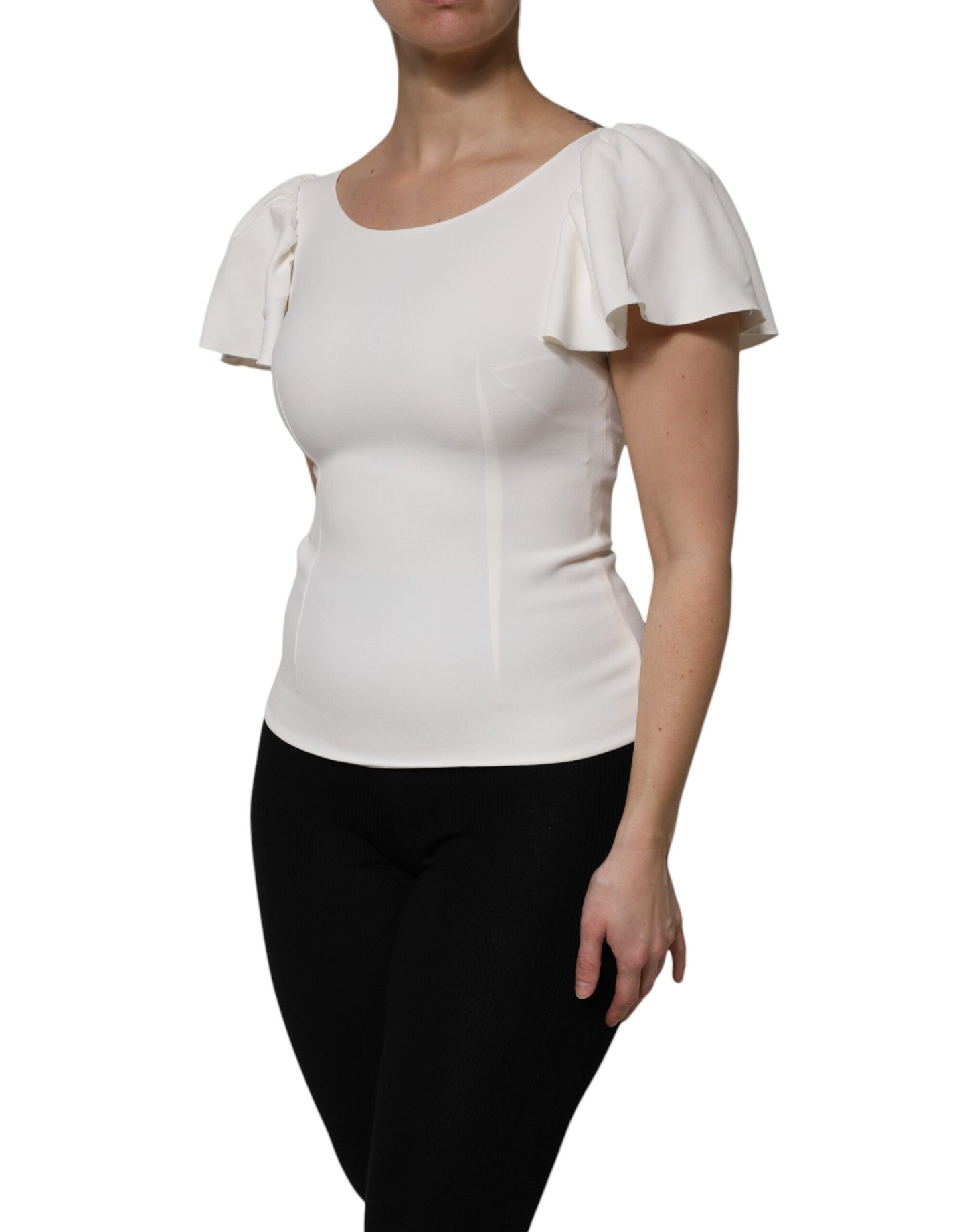 Top de viscosa blanca con cuello redondo y mangas cortas