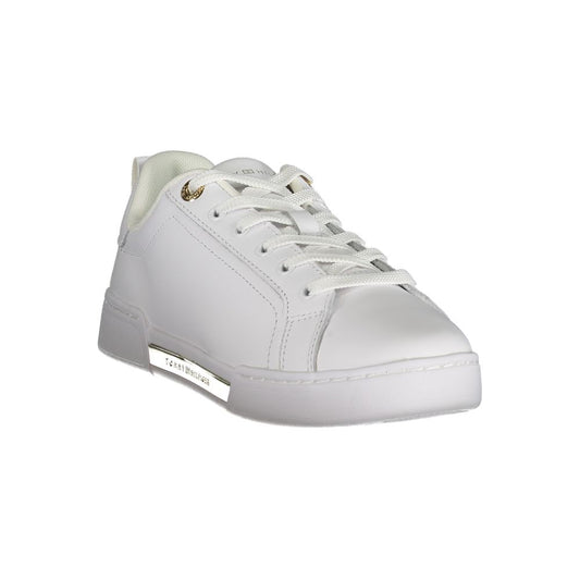 Zapatillas blancas elegantes con cordones y detalle en contraste