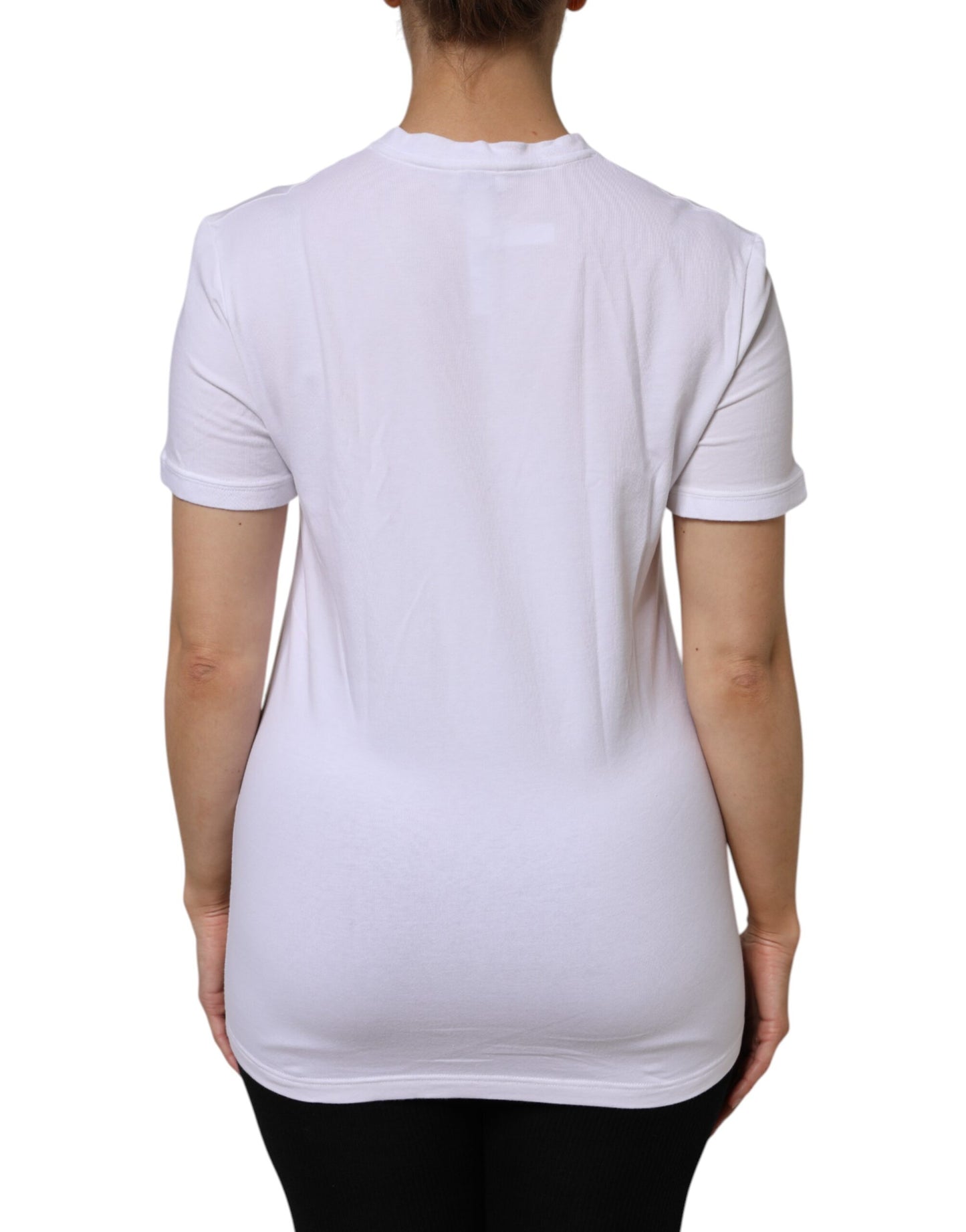 Camiseta blanca de algodón con cuello en V y mangas cortas