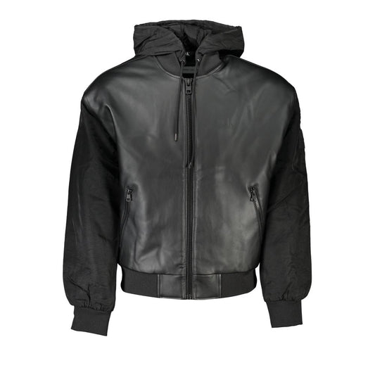 Chaqueta elegante negra con capucha y detalles en contraste