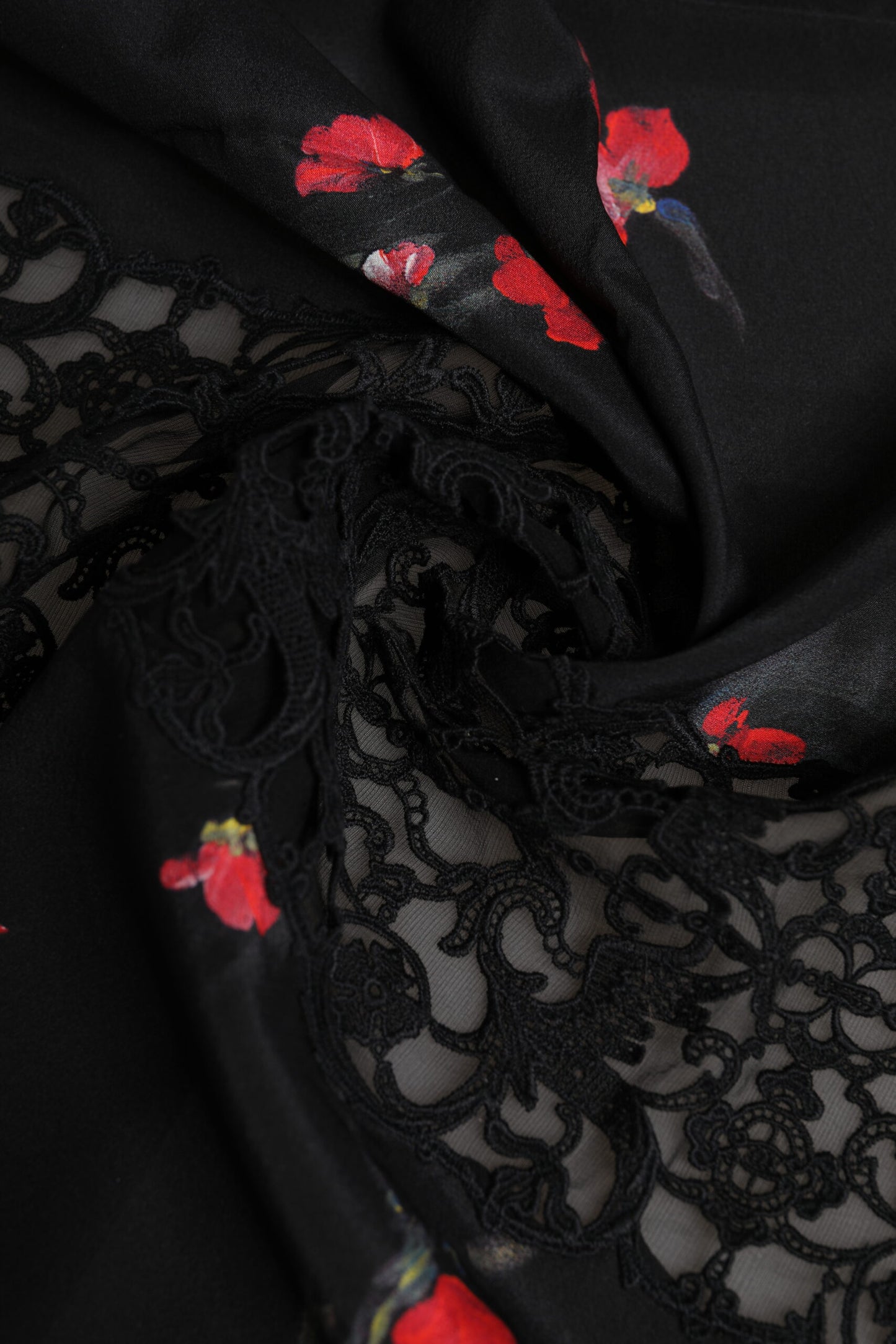 Bufanda envolvente con estampado floral negro