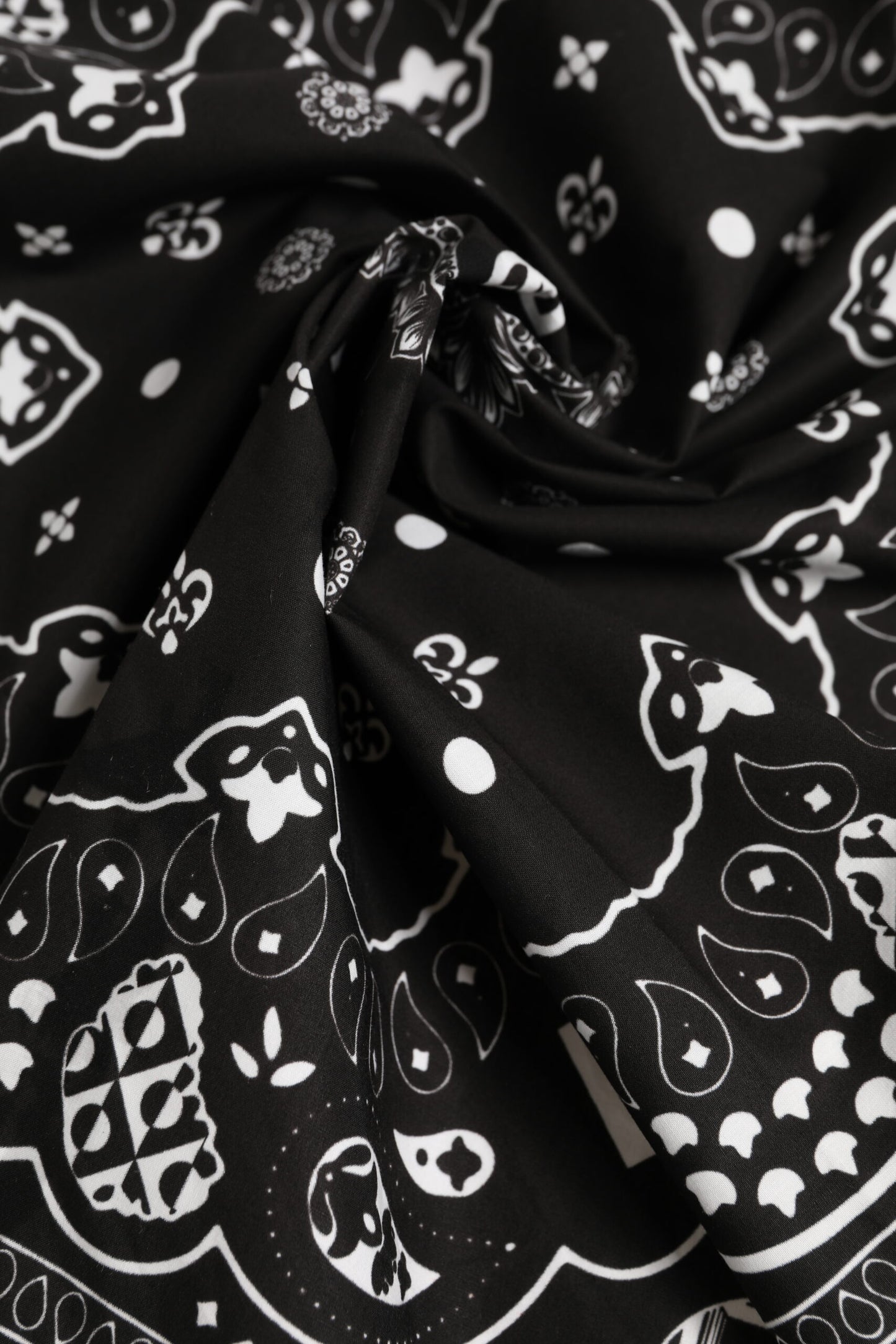 Foulard carré bandana noir et blanc pour homme