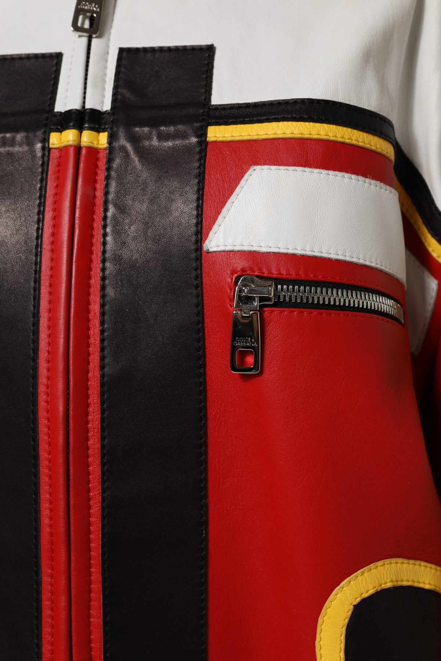 Veste de motard en cuir multicolore entièrement zippée