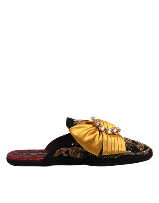 Sandalias planas con adornos multicolores