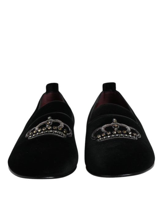 Mocasines de terciopelo negro con corona de cristal