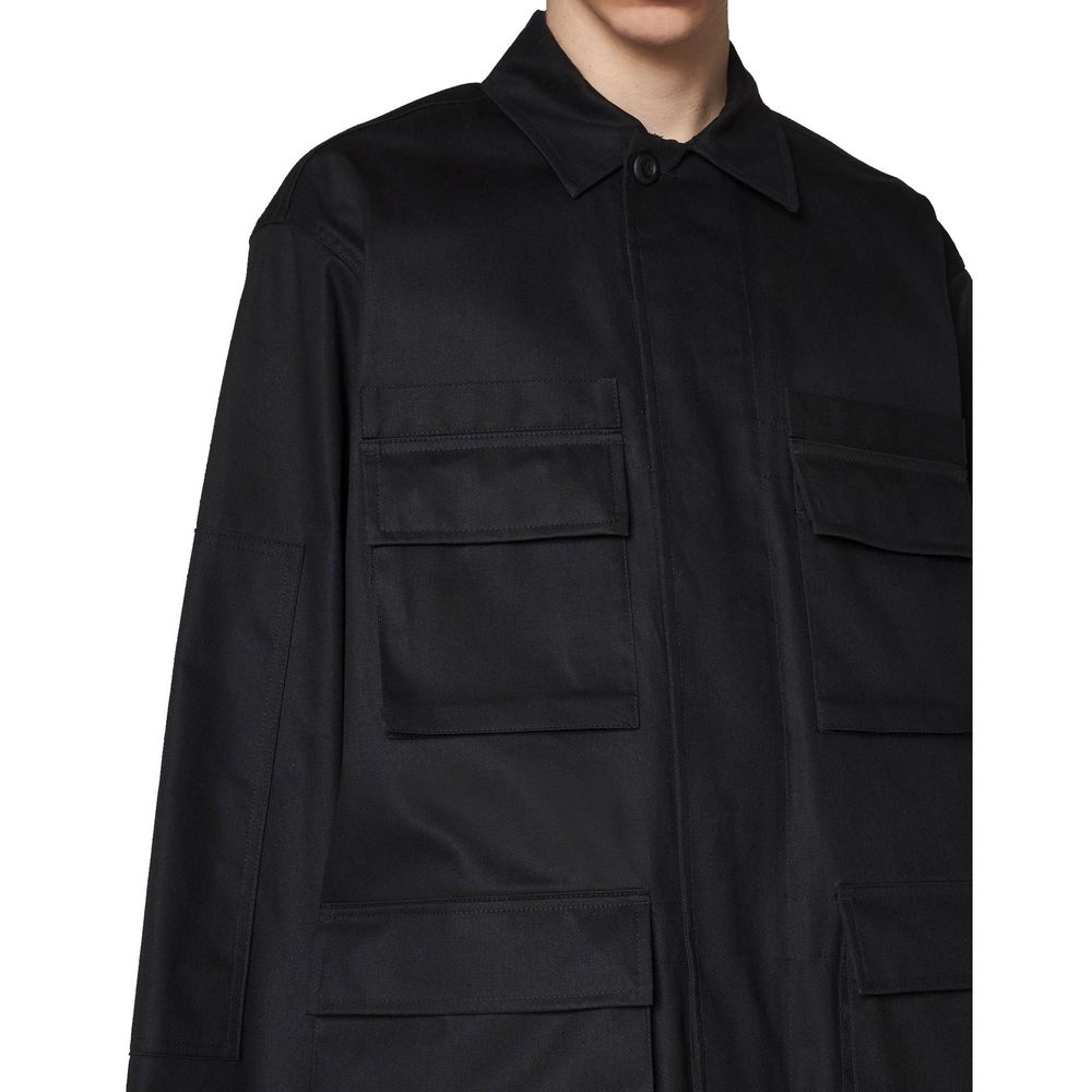 Chaqueta tipo camisa cargo con múltiples bolsillos