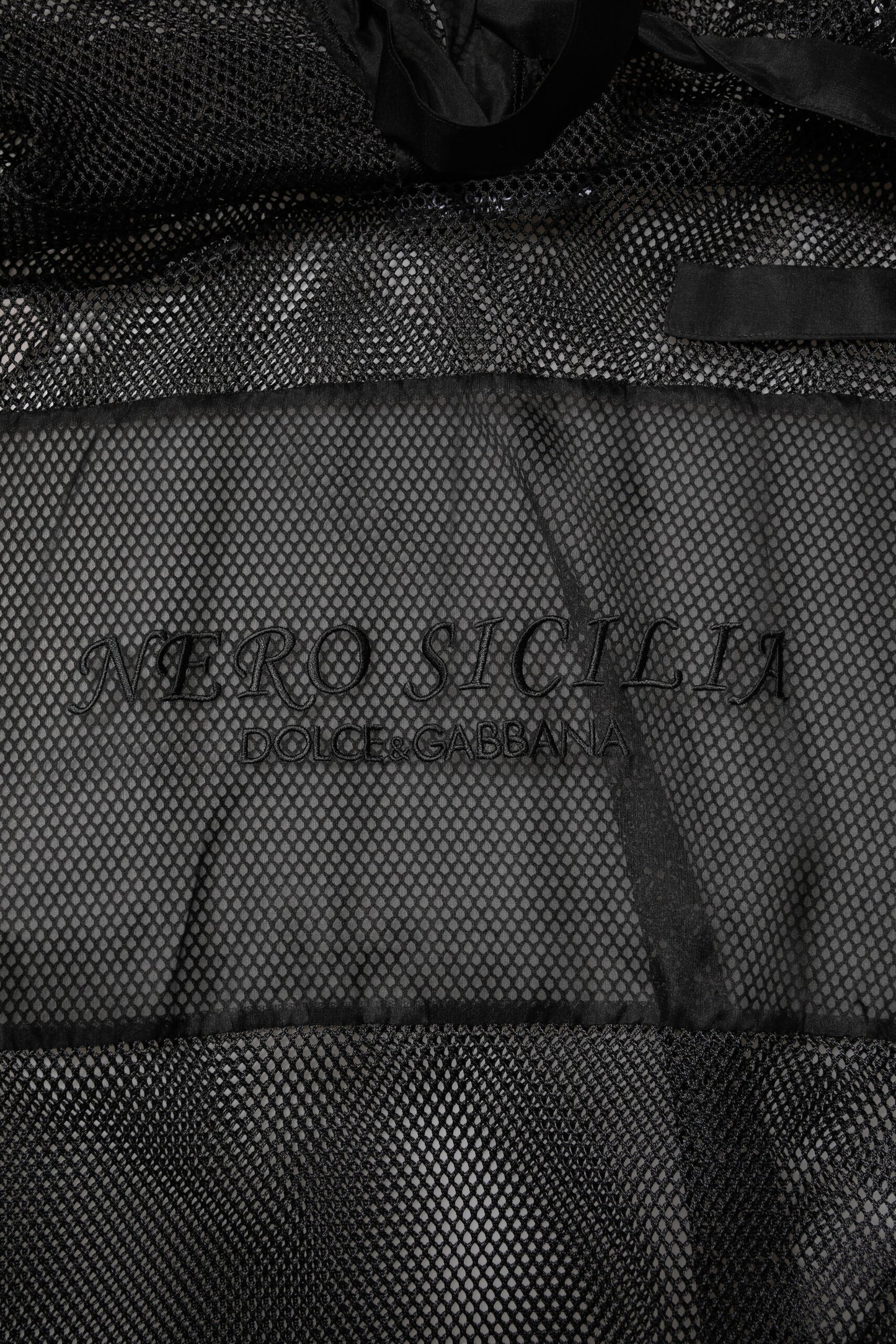 Pull à capuche noir transparent