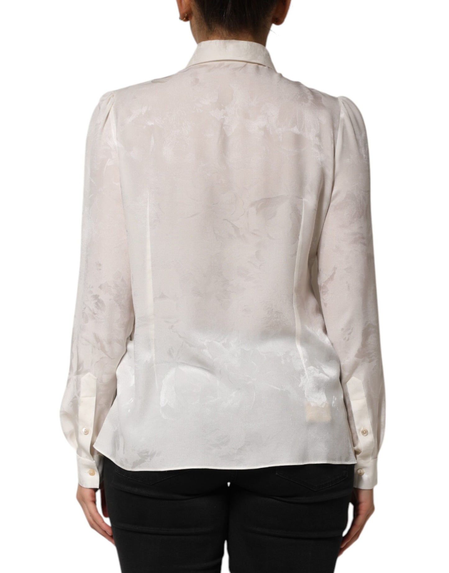 Camisa de manga larga con cuello de seda blanca