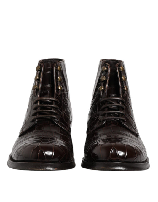 Botas cortas con cordones de cuero marrón oscuro