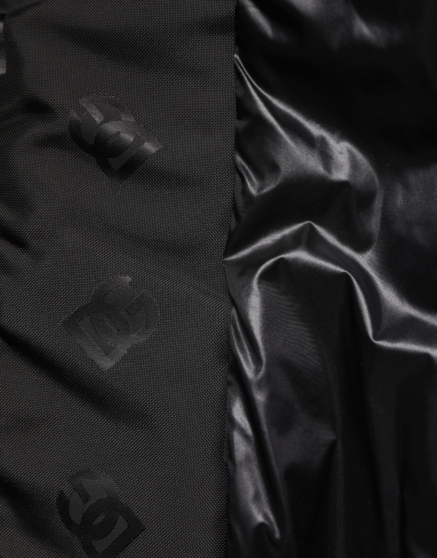 Chaqueta negra Cargo Windbraker con logo Mania