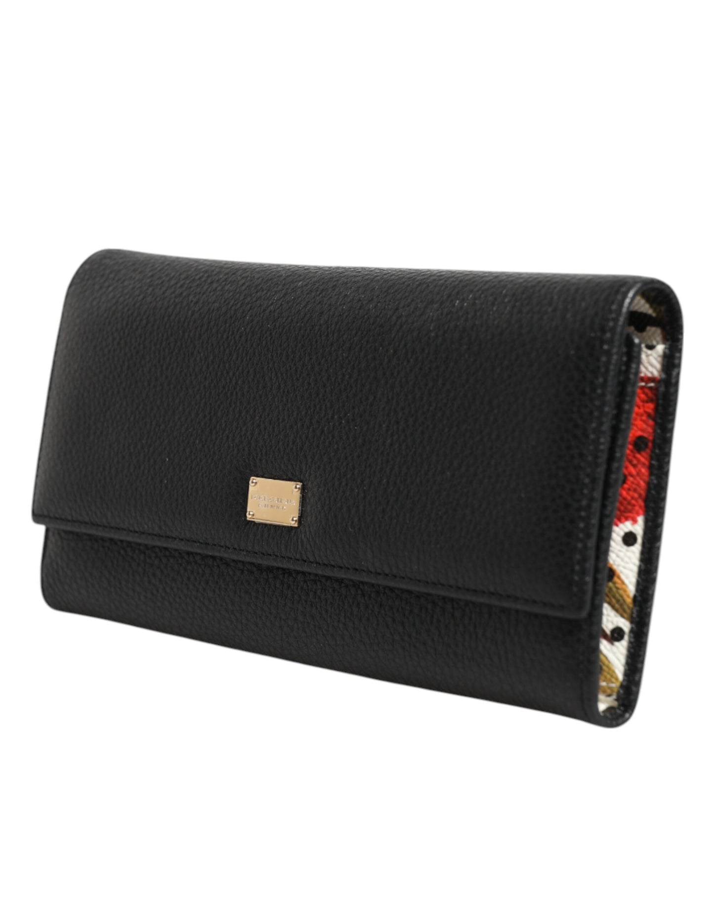 Cartera para tarjetas de cuero negro con tres pliegues y placa con el logotipo
