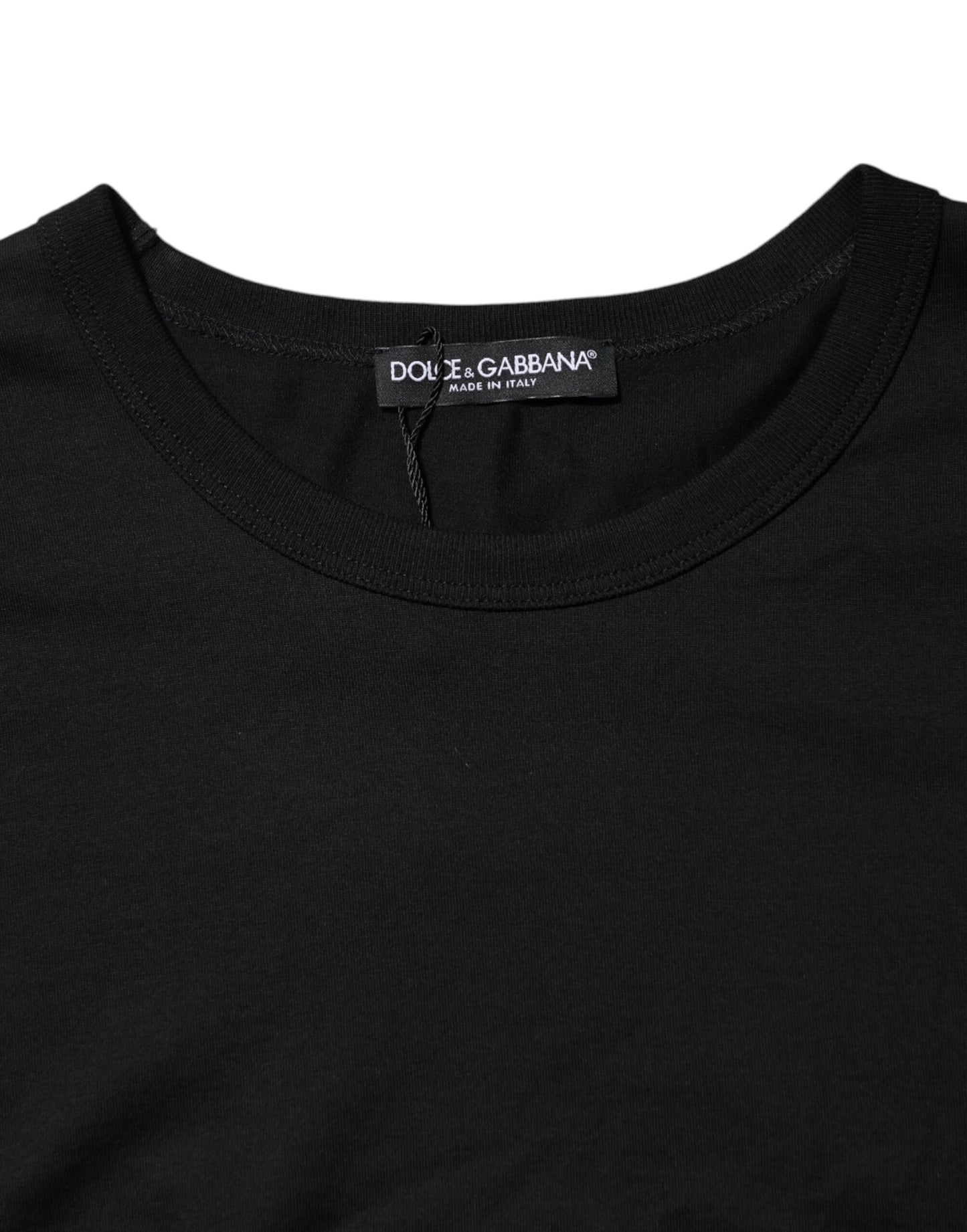 Camiseta de algodón con cuello redondo y parche del logotipo negro