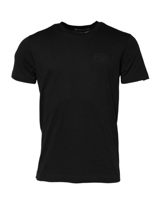 Camiseta de algodón con cuello redondo y placa con el logotipo negro