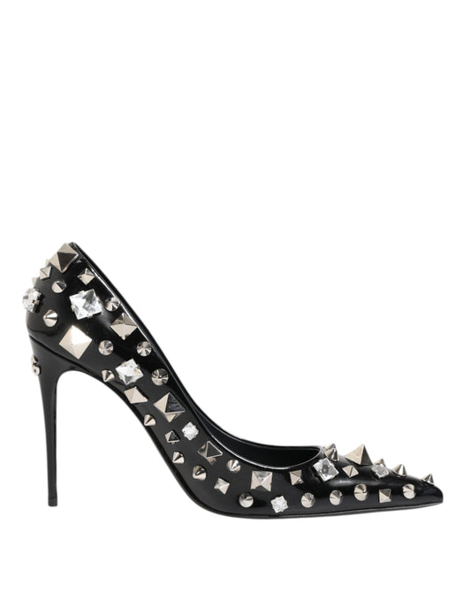 Zapatos de tacón de aguja con tachuelas y cristales negros