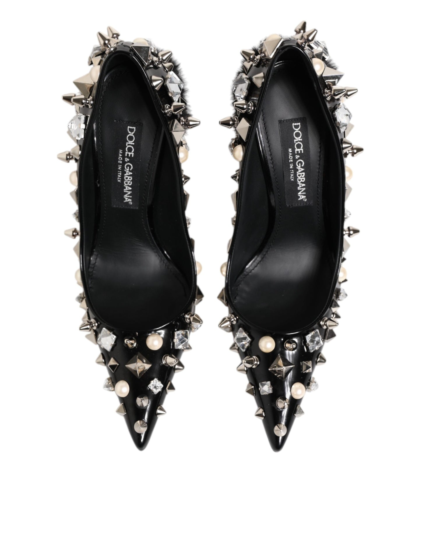Zapatos de tacón de aguja con tachuelas y cristales negros