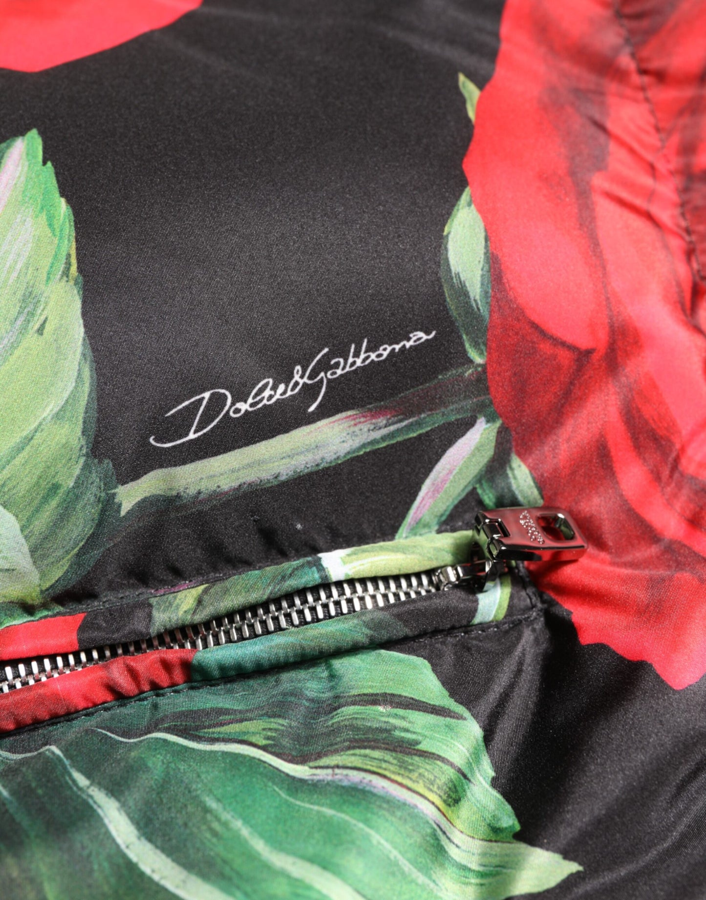 Chaqueta acolchada con cremallera completa y estampado floral multicolor